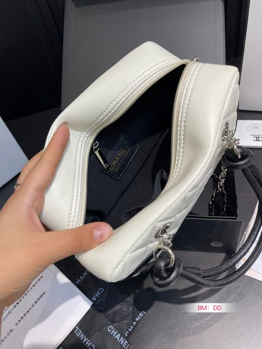 CHANEL vintage bowling bag - Image 10