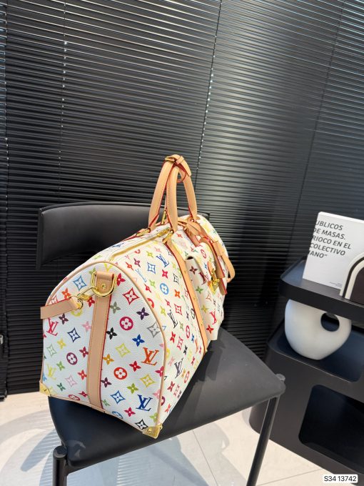 LV travel bag - Image 5