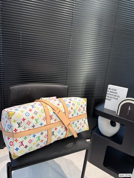 LV travel bag - Image 9