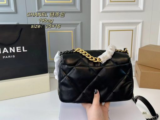 CHANEL Chain Bag 💕 - Image 5