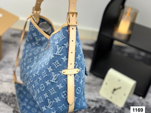 |V denim crossbody, shoulder bag - Image 5