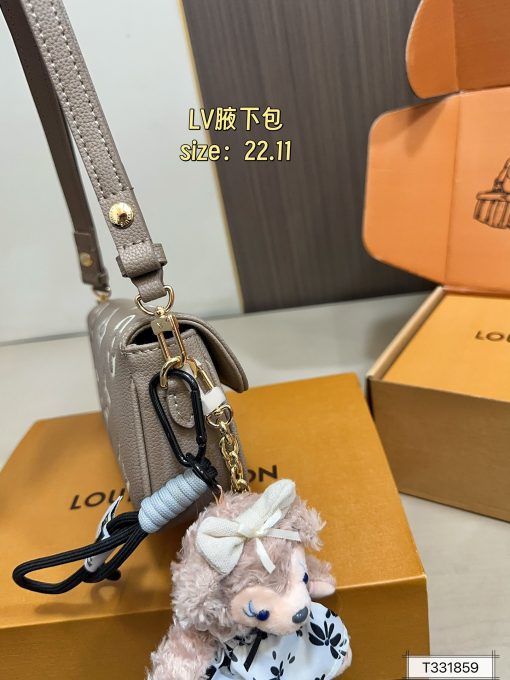 LV Ivy Underarm Bag - Image 4
