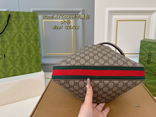 Gucci vintage croissant 💕 - Image 5