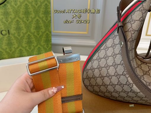 Gucci vintage croissant 💕 - Image 7