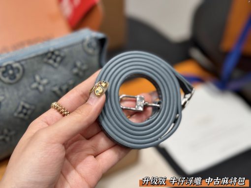 LV antique mahjong bag - Image 10