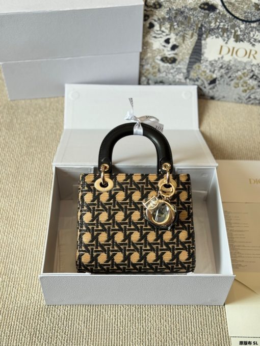 DIOR horizontal Diana bag - Image 3