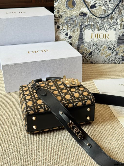 DIOR horizontal Diana bag - Image 8