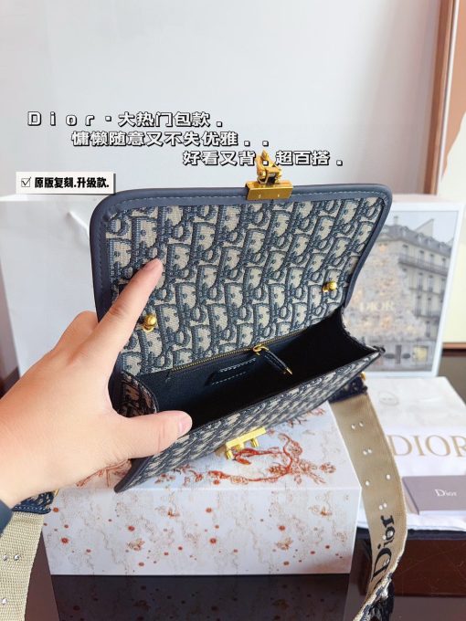 Dior Old Flower Postman Bag - Image 10